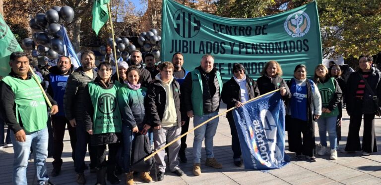ate-marcha-de-jubilados-por-democracia